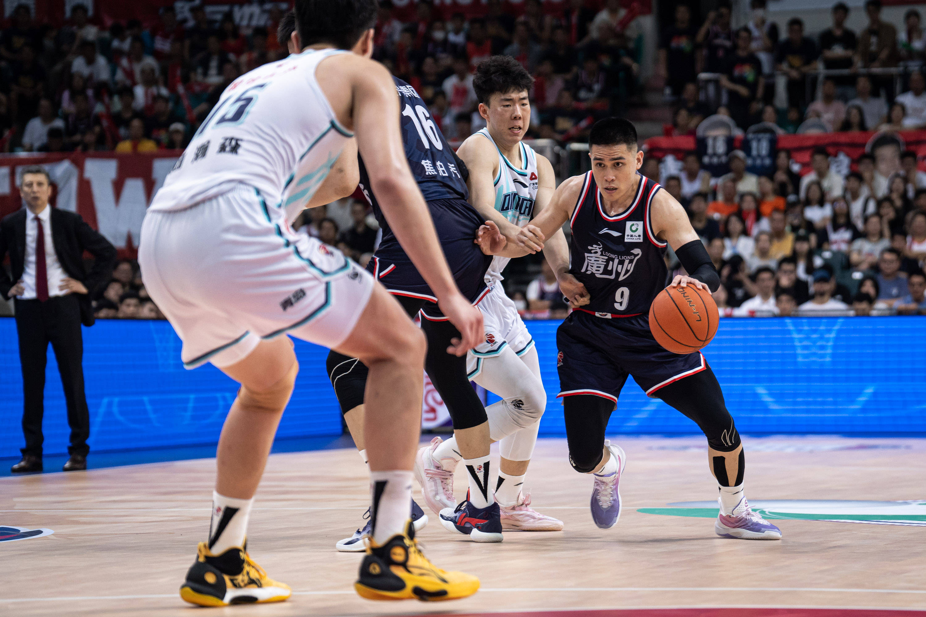 满智慧和奉 满智慧和奉